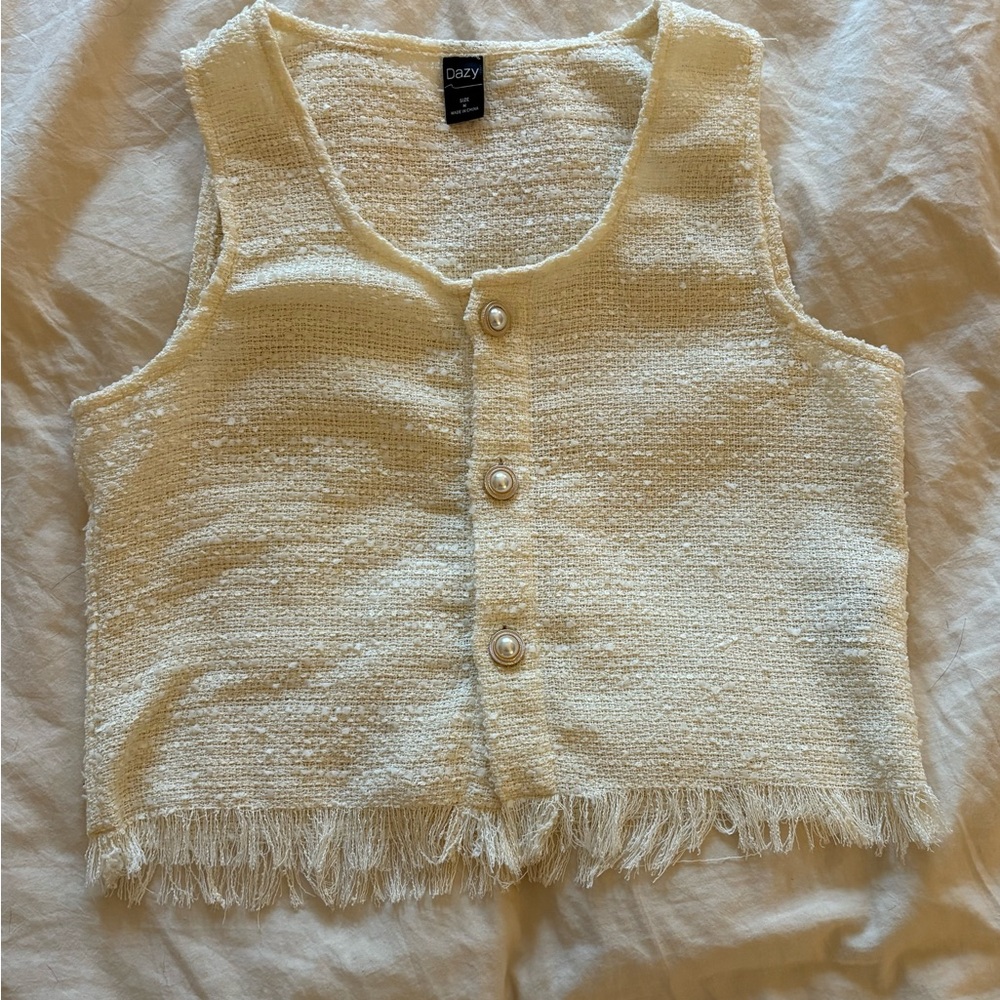 Daisy Sleeveless Cream Top